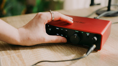 Focusrite Scarlett 2i2 4th Gen.